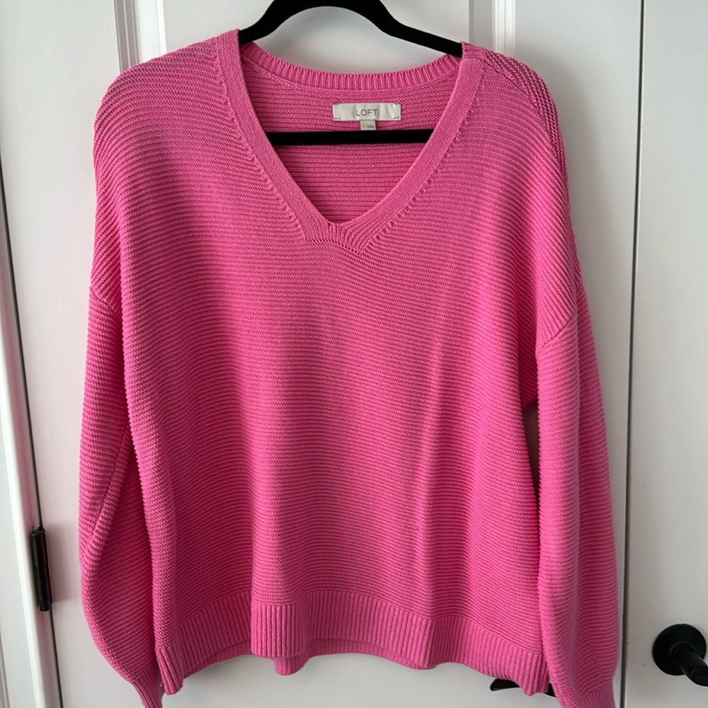 Fun pinky loft sweater, size L
